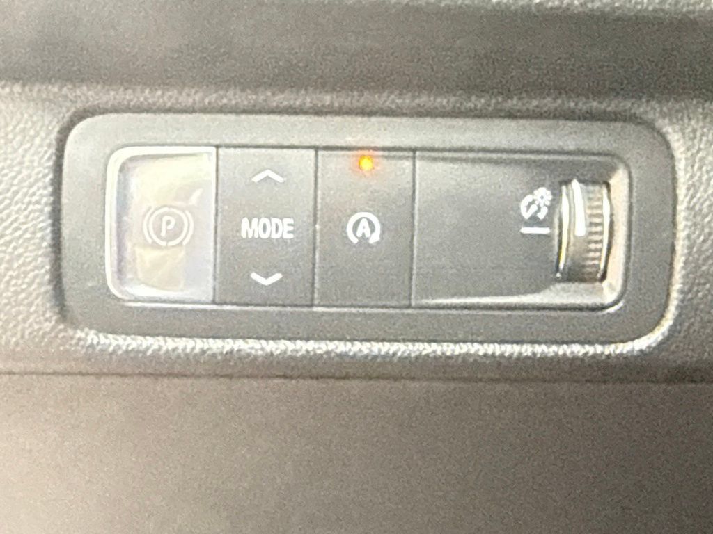 Used 2024 Chevrolet Traverse LT FWD image 24