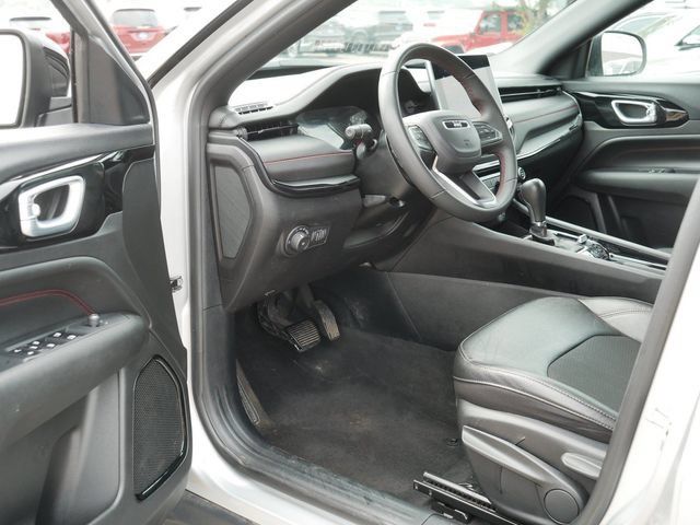 Used 2024 Jeep Compass Trailhawk AWD/4WD image 12