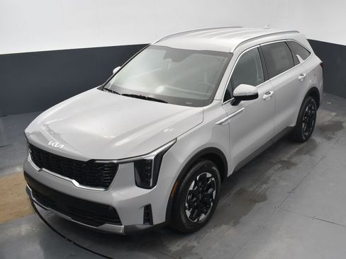 Used 2025 Kia Sorento S FWD image 40