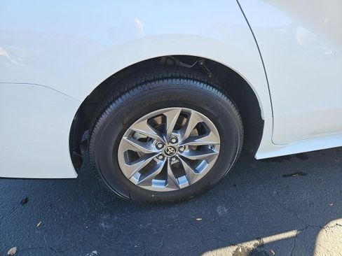 Used 2025 Toyota Sienna LE image 79