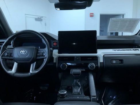 Certified 2024 Toyota Tacoma TRD Off-Road image 11