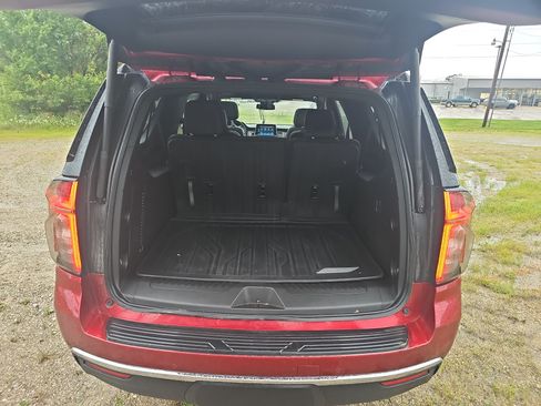 Used 2023 Chevrolet Suburban LT AWD/4WD image 10
