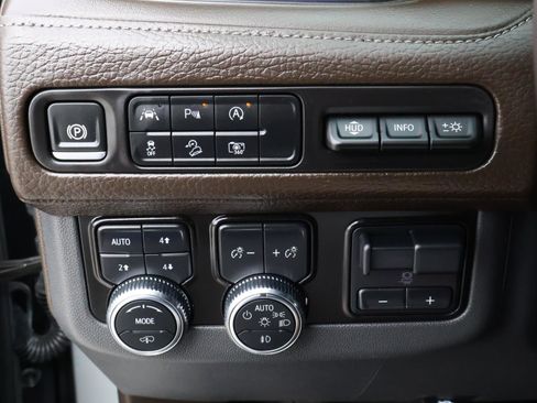 Used 2024 GMC Yukon XL Denali w/ Max Trailering Package image 30