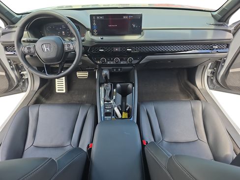 Used 2023 Honda Accord Sport image 9