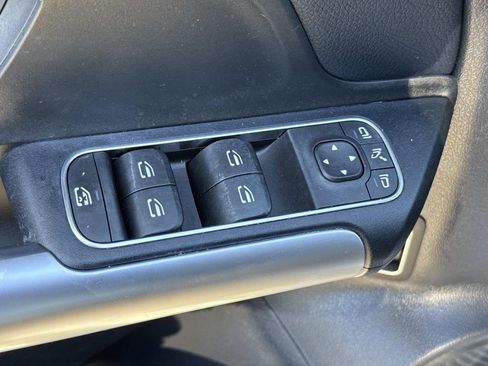 Used 2021 Mercedes-Benz GLA 250 4MATIC image 22