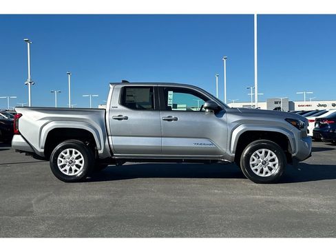New 2026 Toyota Tacoma SR5 image 3