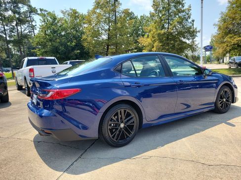 Used 2026 Toyota Camry SE w/ Multimedia Upgrade Package FWD image 7