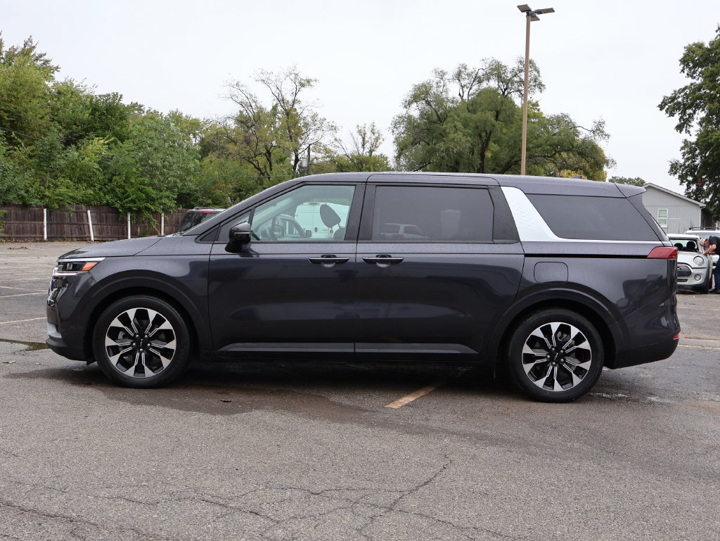 Certified 2023 Kia Carnival EX FWD image 4
