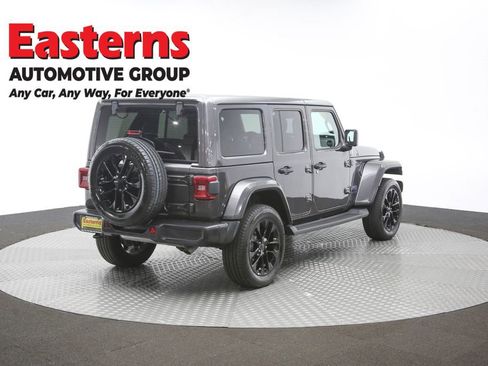 Used 2025 Jeep Wrangler Unlimited Sahara AWD/4WD image 36