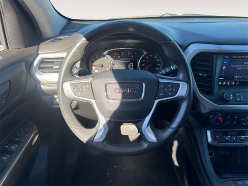 Used 2022 GMC Acadia SLE image 12