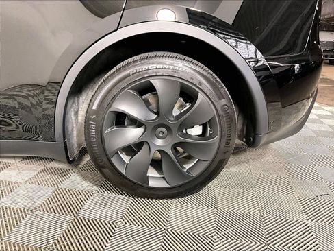 Used 2024 Tesla Model Y Long Range AWD/4WD image 27