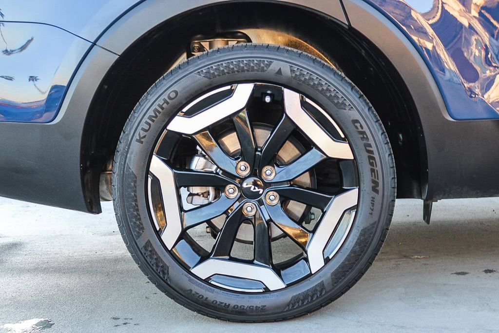 Used 2025 Kia Telluride S FWD image 11