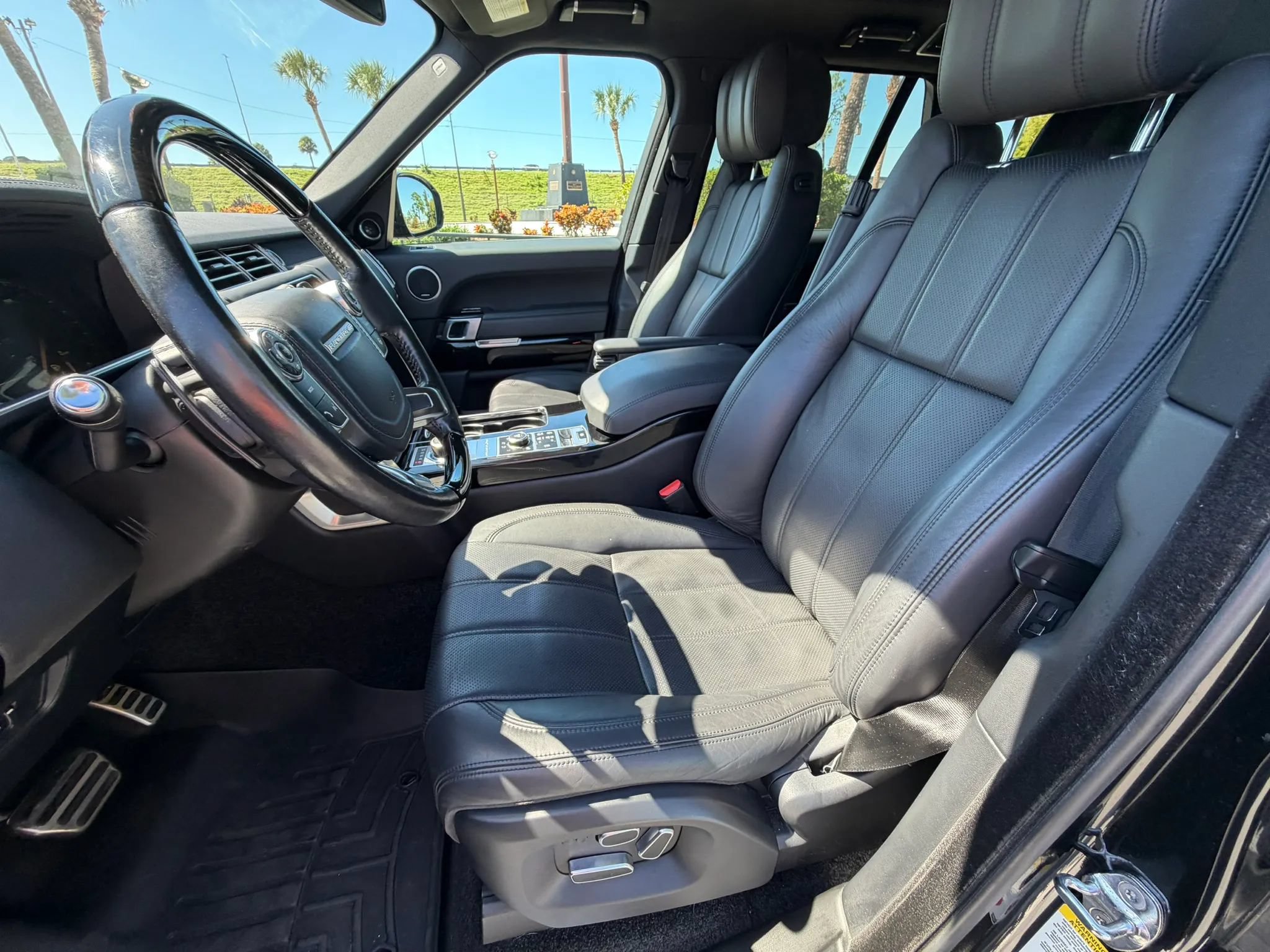 Used 2014 Land Rover Range Rover Supercharged AWD/4WD image 36