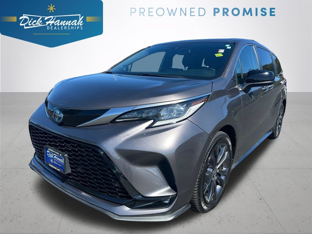Used 2022 Toyota Sienna XSE w/ XSE Plus Package FWD image 1
