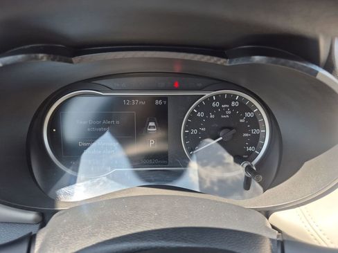 Used 2020 Nissan Versa SV FWD image 15