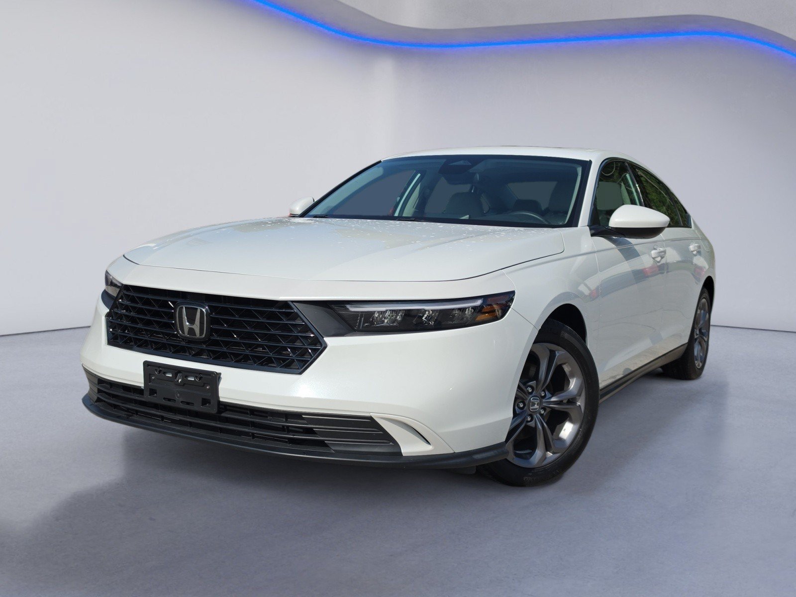 Used 2024 Honda Accord EX image 2