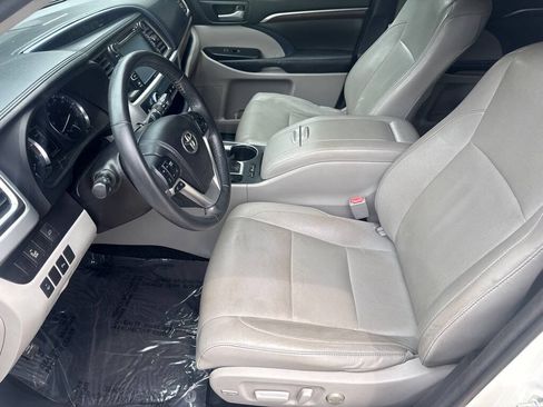 Used 2014 Toyota Highlander Limited w/ Protection Package FWD image 11