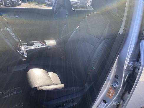 Used 2022 Nissan Rogue SL w/ SL Premium Package image 4