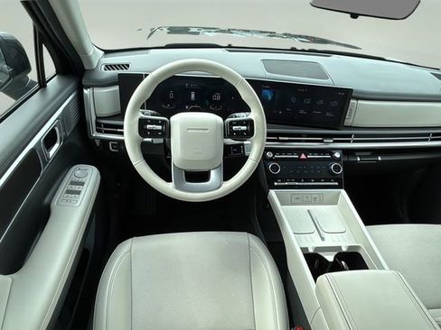 Used 2025 Hyundai Santa Fe SEL image 15