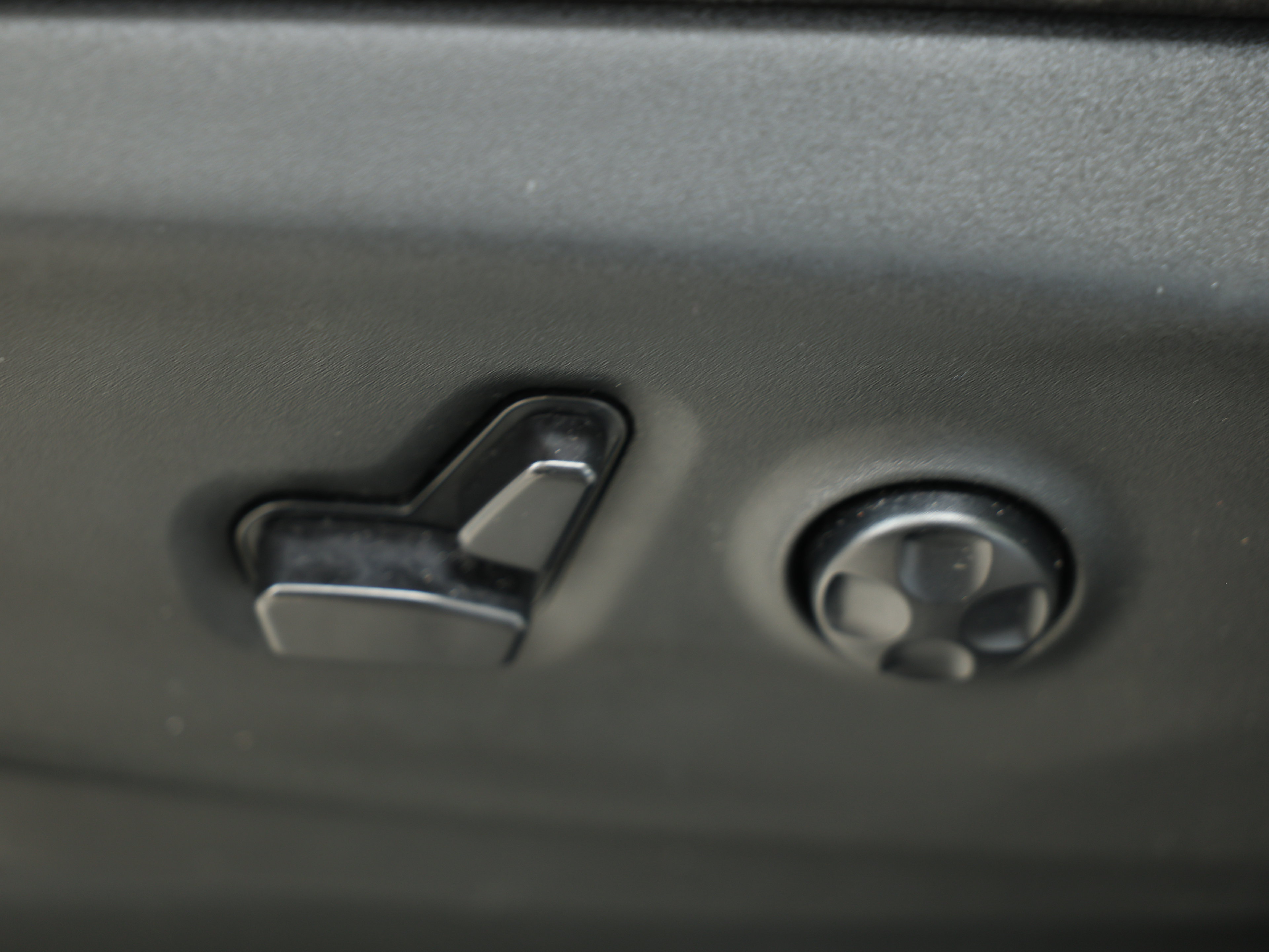 Used 2024 Chrysler Voyager LX FWD image 21