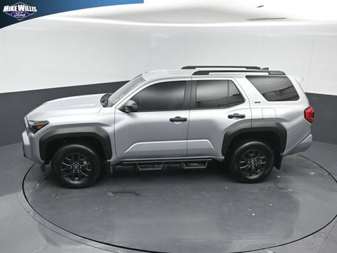 Used 2025 Toyota 4Runner SR5 AWD/4WD image 12