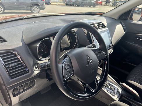 Used 2025 Mitsubishi Outlander Sport LE AWD/4WD image 19