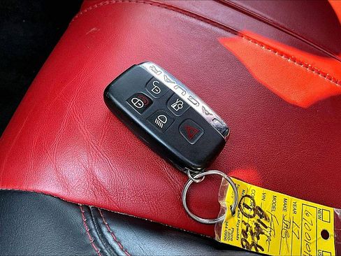 Used 2017 Jaguar F-TYPE R image 10