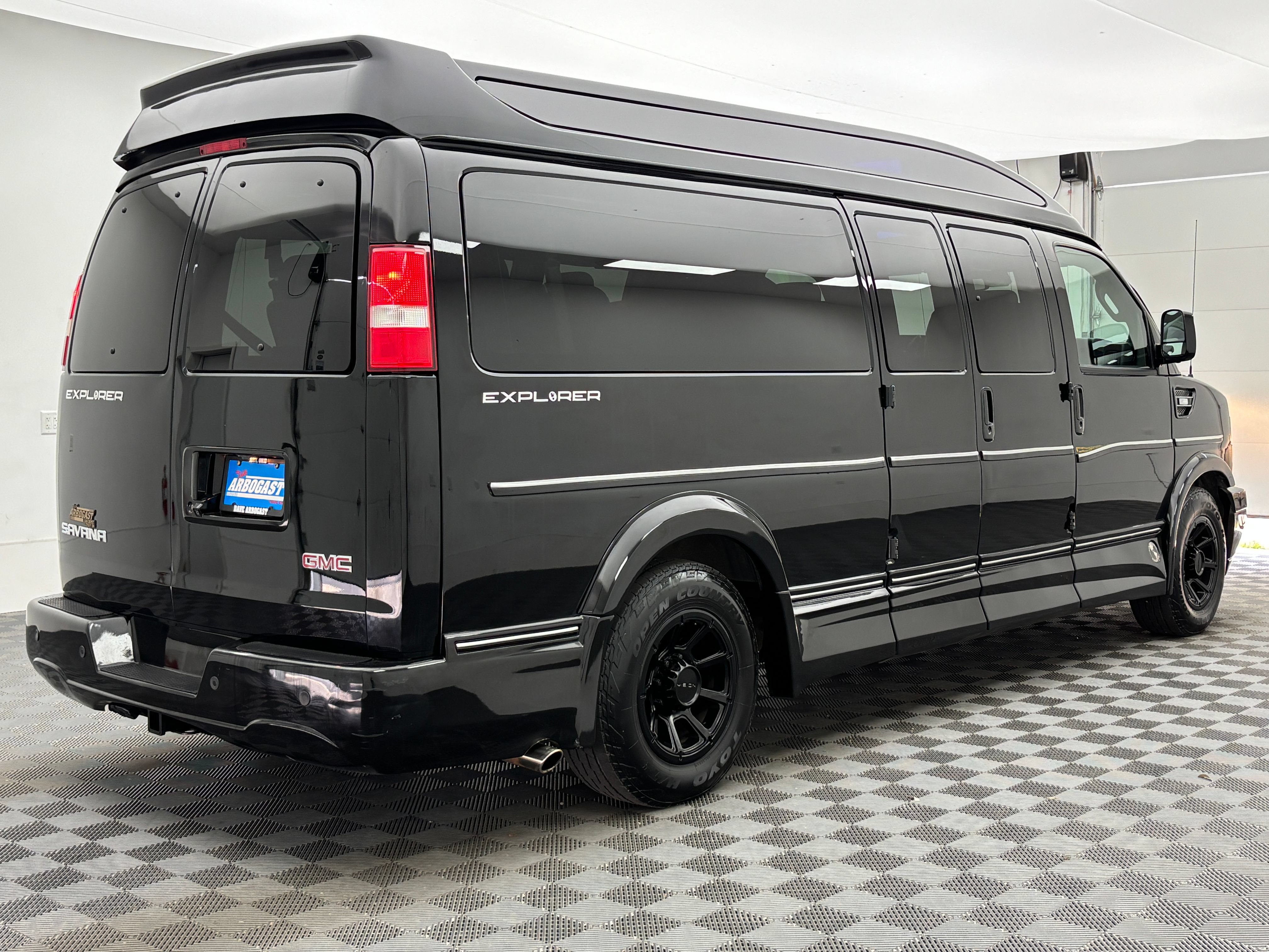 Used 2020 GMC Savana 2500 Extended w/ Enhanced Convenience Package RWD image 8