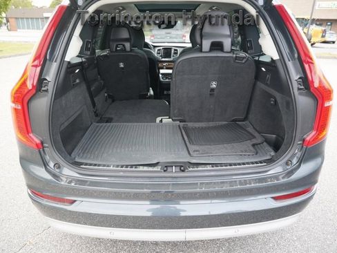 Used 2022 Volvo XC90 T6 Momentum w/ Advanced Package image 13