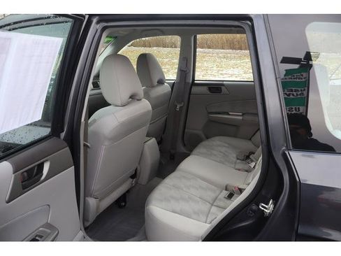 Used 2010 Subaru Forester 2.5X image 7
