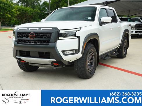 Used 2025 Nissan Frontier PRO-4X AWD/4WD image 1