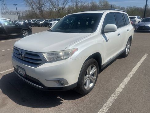 Used 2012 Toyota Highlander Limited w/ Tow Pkg image 22