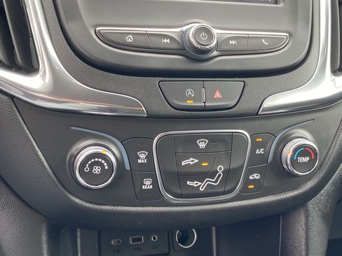 Used 2023 Chevrolet Equinox LT FWD image 20