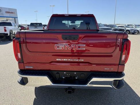 New 2026 GMC Sierra 1500 SLT image 8