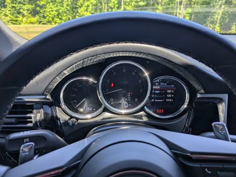 Used 2023 Porsche Macan AWD/4WD image 18
