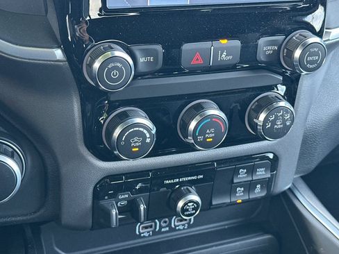 New 2026 RAM 1500 Express AWD/4WD image 16