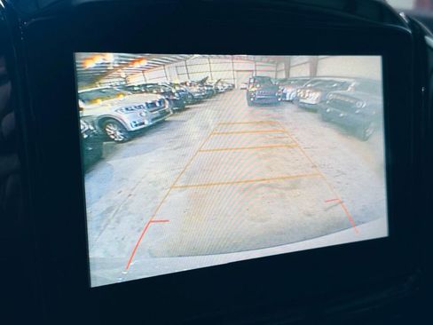 Used 2019 Chevrolet Traverse LT FWD image 30