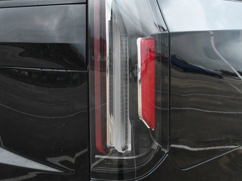 Certified 2023 Cadillac Escalade ESV Sport Platinum image 22