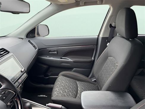 Used 2025 Mitsubishi Outlander Sport ES image 16