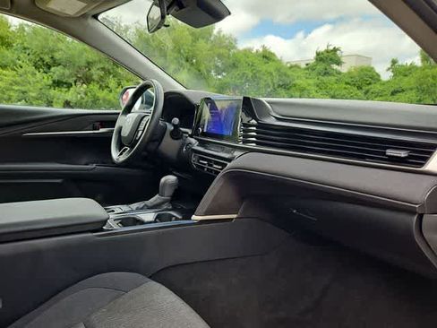 Used 2025 Toyota Camry LE FWD image 19