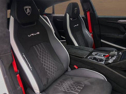 Used 2024 Lamborghini Urus Performante image 36