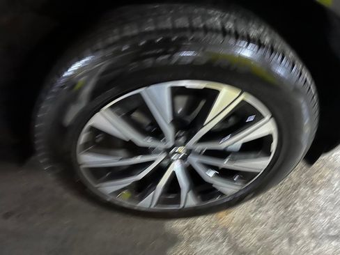 Certified 2025 Volvo XC60 B5 Plus image 11