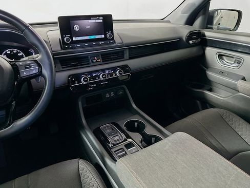 Used 2025 Honda Pilot Sport image 24