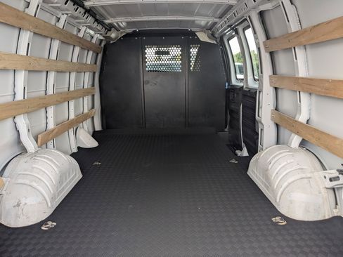 Certified 2024 GMC Savana 2500 w/ Driver Convenience Package image 30