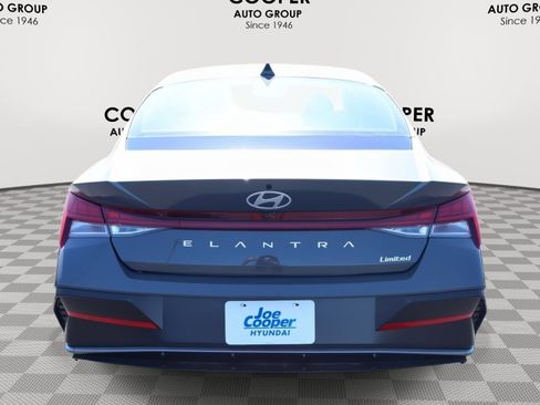 New 2026 Hyundai Elantra Limited FWD image 7