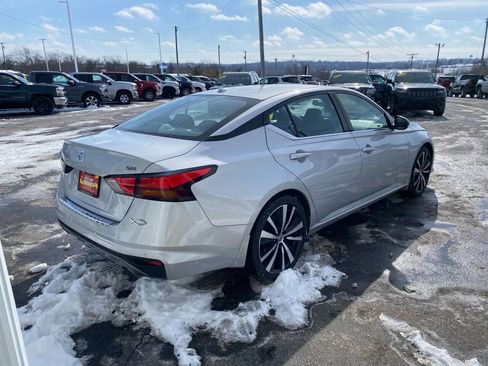Used 2022 Nissan Altima 2.5 SR FWD image 7