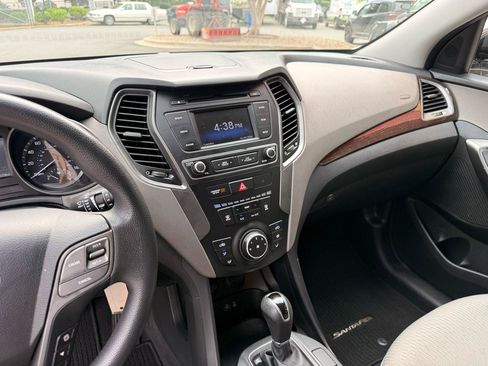 Used 2017 Hyundai Santa Fe Sport FWD image 14