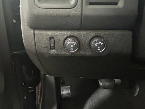 Used 2022 Chevrolet Colorado LT w/ LT Convenience Package AWD/4WD image 18
