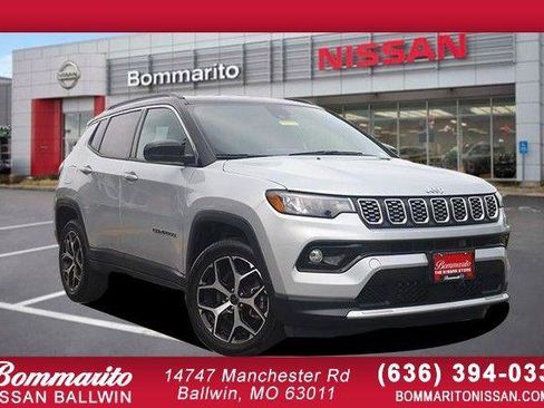 Used 2025 Jeep Compass Limited AWD/4WD image 1