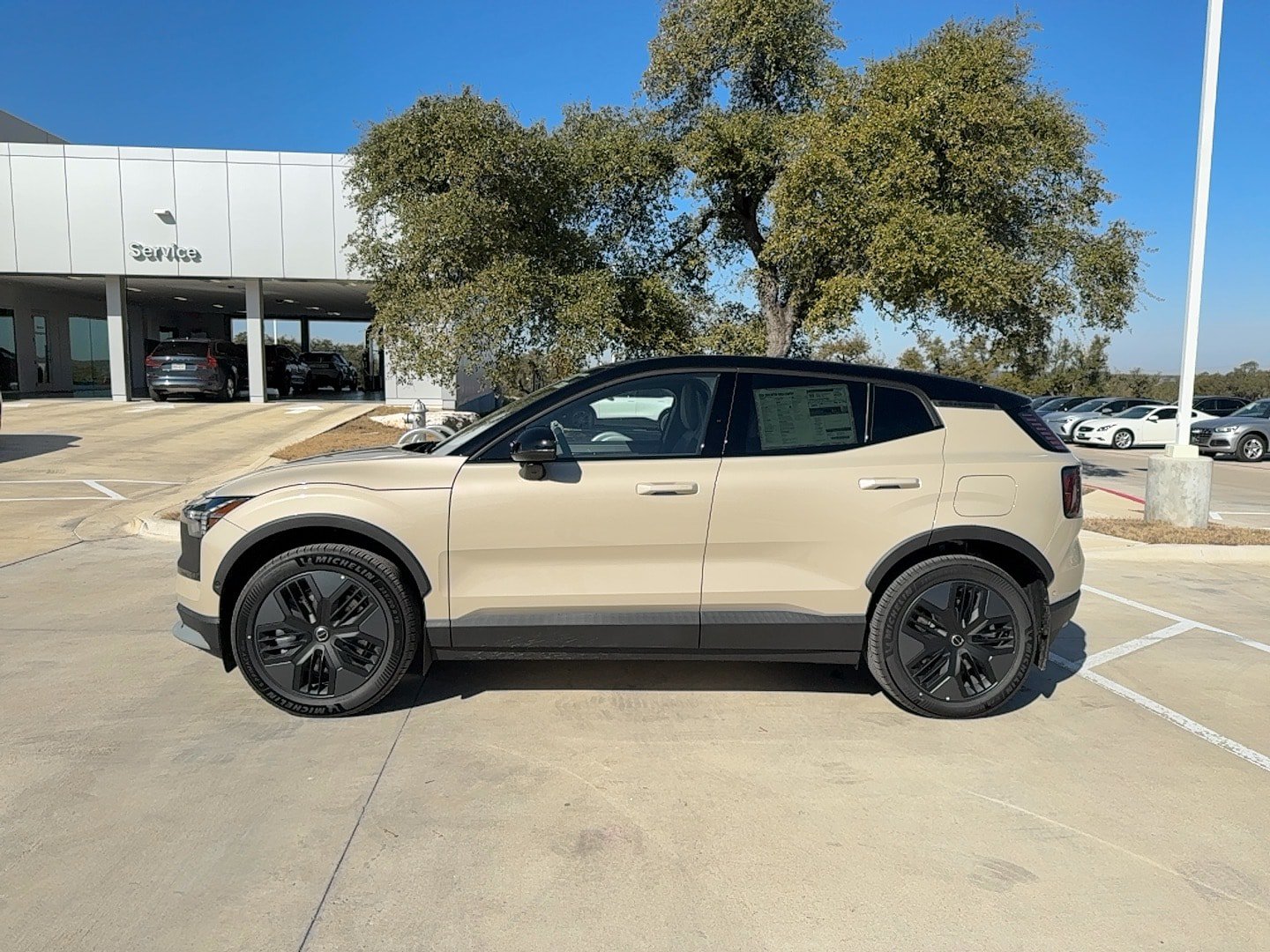 Used 2026 Volvo EX30 Cross Country Ultra w/ Protection Package Premier AWD/4WD image 3